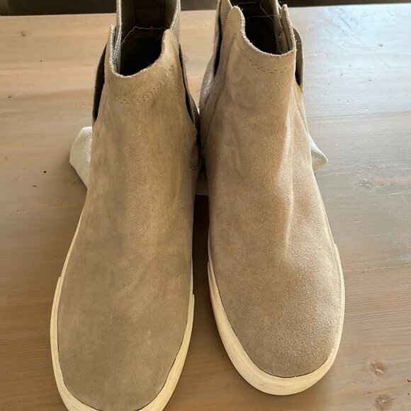 Dolce Vita Zulma Concrete Grey Bootie Sneaker - Picture 1 of 8